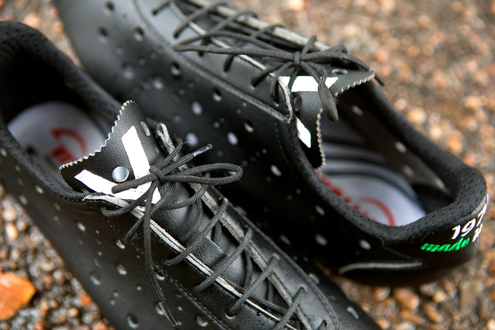 Vittoria 1976 Classic Carbon Road Shoes – John Watson | The Vittoria 1976 Classic Carbon Road Shoes – John Watson | The